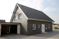 Einfamilienhaus in Lengerich, Enge Gasse, Hausbau klassisch, Satteldach, Dachflächenfenster, Verblendfassade